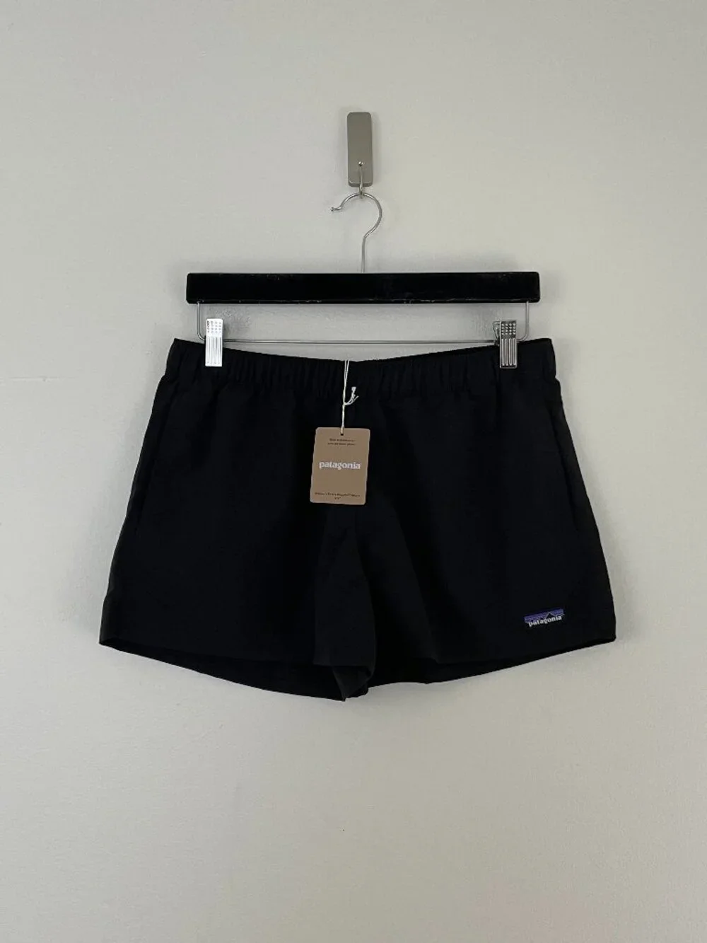 Patagonia Black Barely Baggies 2.5" Shorts Size Medium